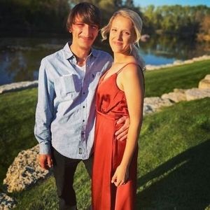 Meet your Posher, Dominique